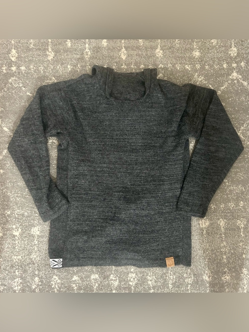 Paka Women’s Handmade Alpaca Hooded Pullover Sweater, Charcoal Gray Medium/Large - Picture 11 of 16